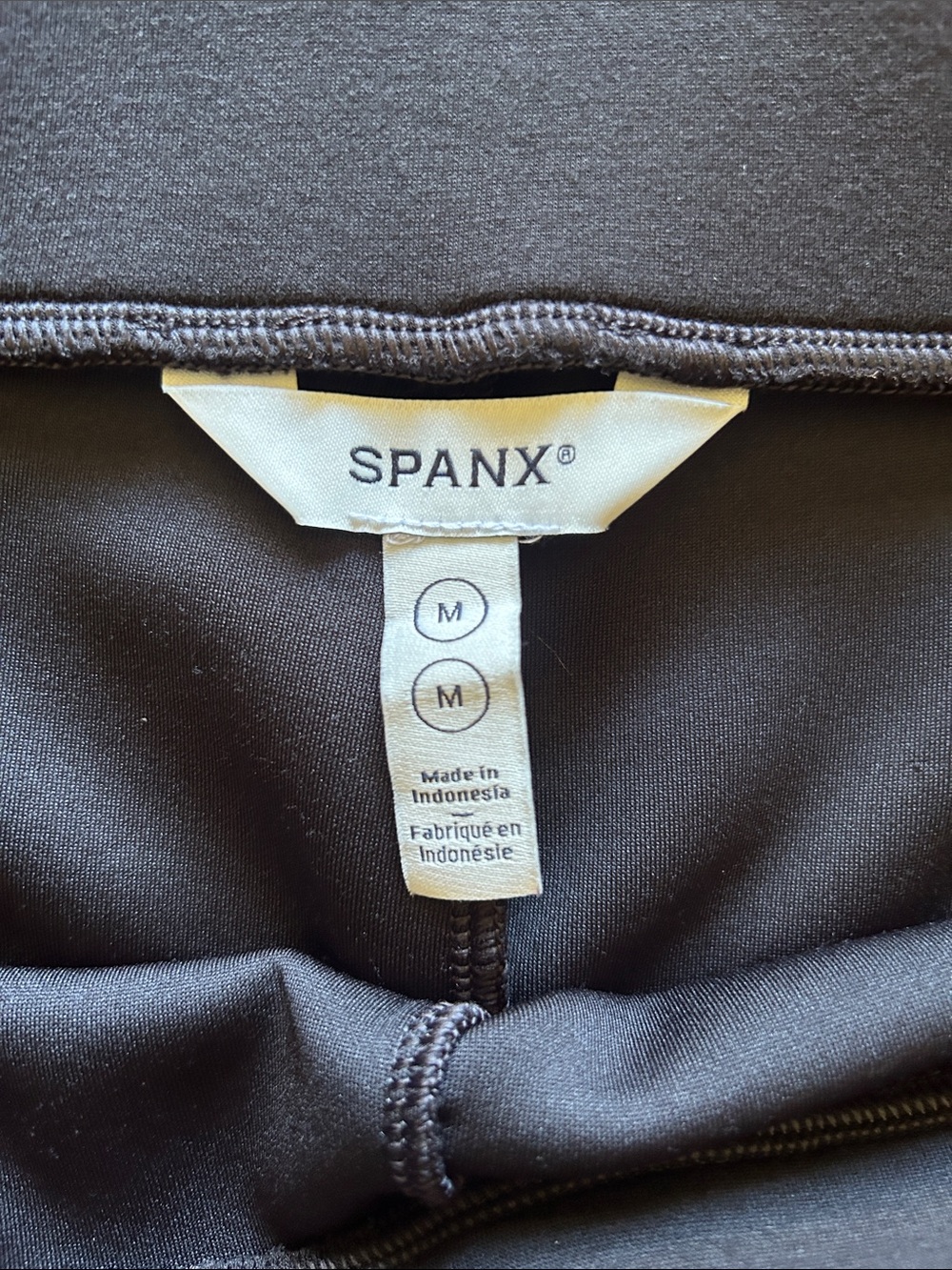 SPANX AirEssentials Barrel Leg Pant - Petite Length Size Medium - Picture 5 of 8